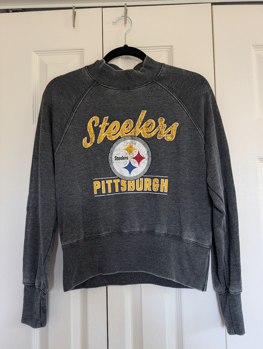 Pittsburgh Steelers Women's Gray Mock Neck Sweatshirt